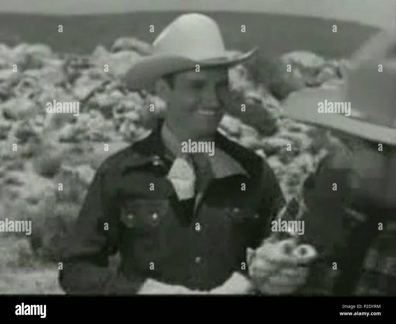 . Inglese: Gene Autry starring nel eposode "Il Cavaliere Nero" dalla televisione mostra il Gene Autry Show che originariamente messo in onda il 22 ottobre 1950. Deutsch: Gene Autry in dem film "Il Cavaliere Nero" . Il 22 ottobre 1950. Il Gene Autry Show 22 GeneAutry Foto Stock