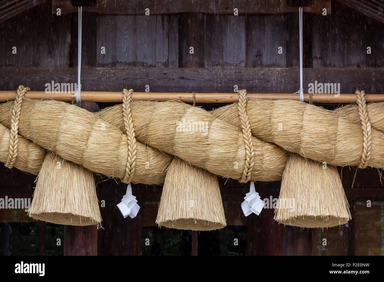 Izumo Taisha Shimenawa - uno del Giappone del più importante santuario scintoista. Non vi sono record di esattamente quando Izumo Taisha è stato costruito ma è Foto Stock