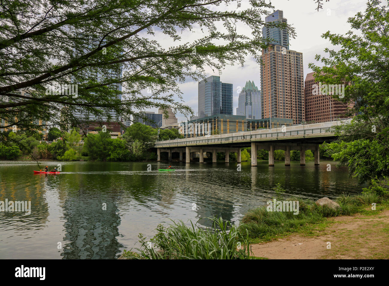 Per coloro che godono di kayak sul Lago Lady Bird downtown Austin TX Foto Stock