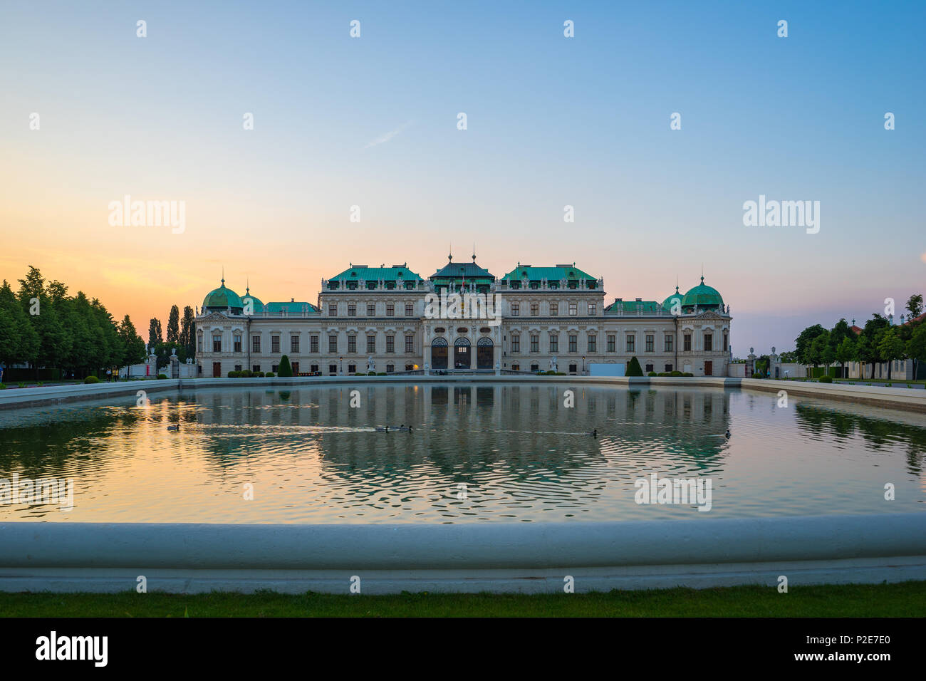 Museo Belvedere al tramonto a Vienna, Austria. Foto Stock