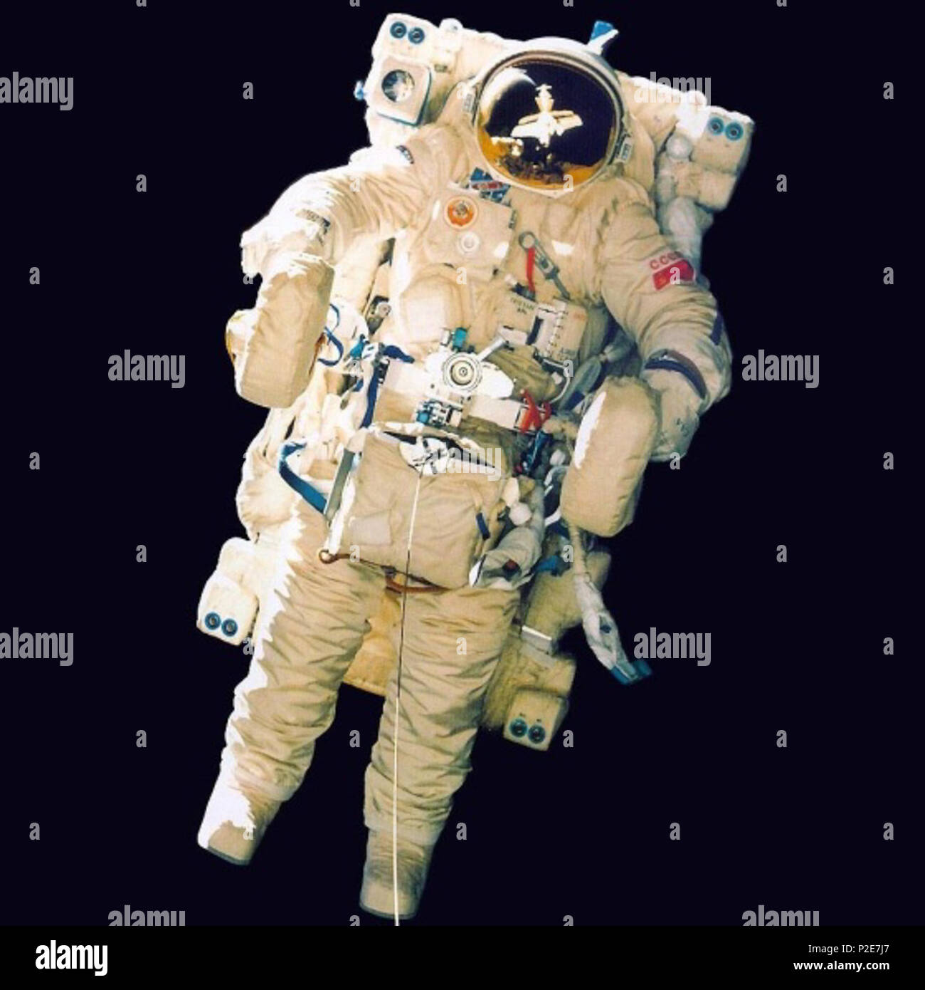 . Inglese: astronauta sovietica unità di propulsione SPK 21KS, volato su una 1990 missione Mir da Viktorenko e Serebrov. Stabilizzato, pesa 180 kg, ha la massima 10° di velocità di rotazione e di una modalità di emergenza (5°/s per s accelerazione), ha delta-v di 30 m/s. Non collegato (volo di prova utilizzata una linea di sicurezza). Febbraio 1a o 5th, 1990. La direzione principale di sviluppo spaziale, Ministero della Difesa, URSS (GUKOS) 53 astronauta sovietica unità di propulsione SPK 21KS, volato su una 1990 missione Mir da Viktorenko e Serebrov Foto Stock