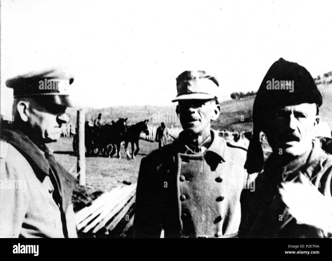 . Inglese: Generale Tedesco grandi Friedrich Stahl si affianca un Ustasa officer e comandante Chetnik Rade Radic in Bosnia centrale 1 aprile 1942 a 1942-06-01 53 Stahl, Ustase officer e Radic Foto Stock