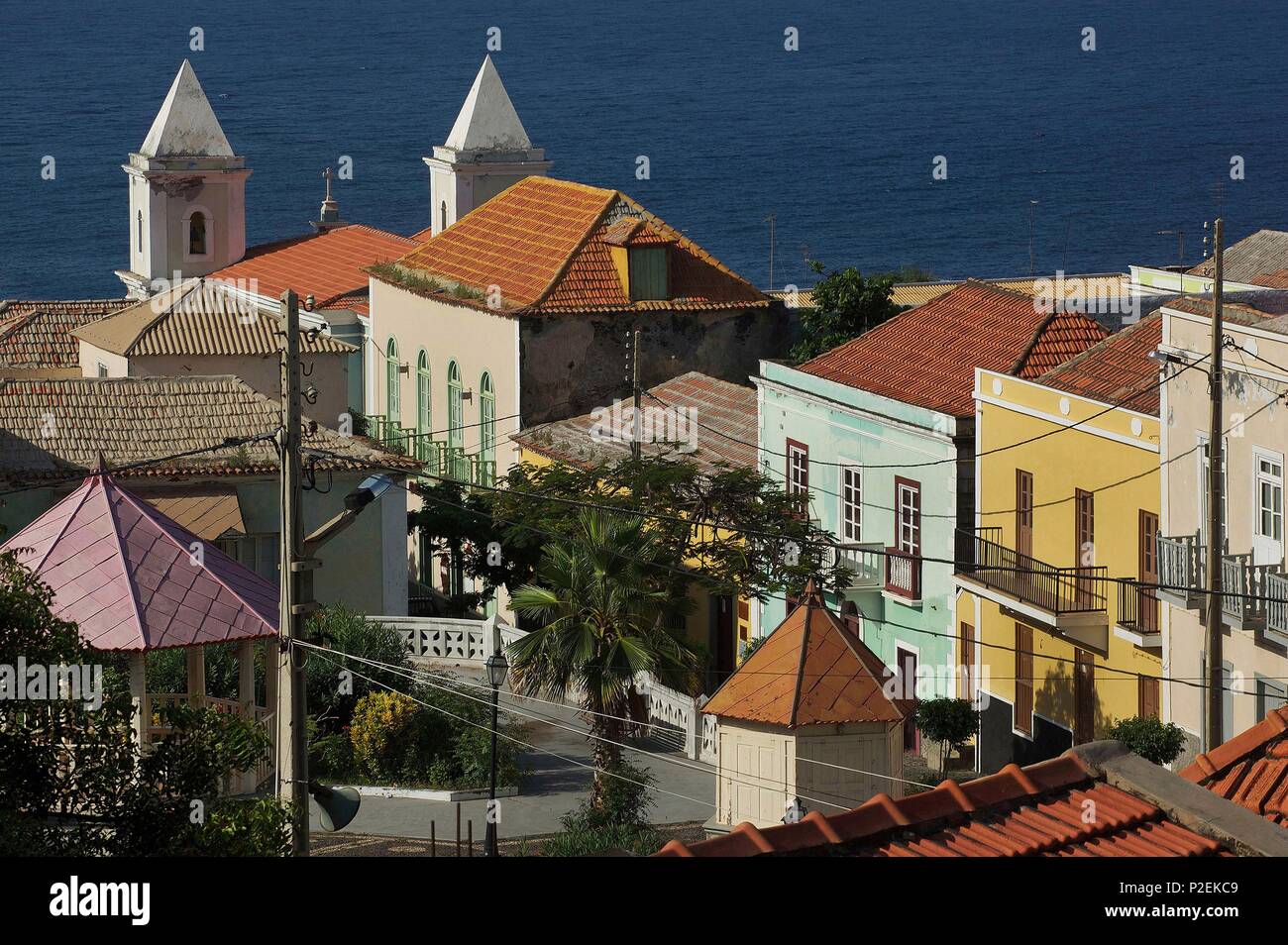 Capo Verde, Fogo, Sao Filipe, coloniale centro della città e si affaccia sul mare Foto Stock