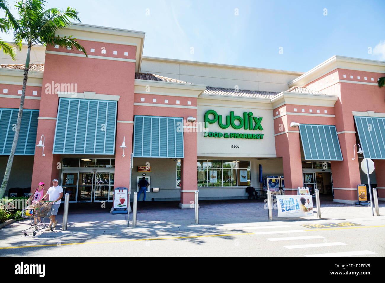 Florida,FL Sud,Clearwater,Publix negozio di alimentari supermercato alimentare, farmacia, shopping acquirenti negozio negozi mercato mercati di mercato di acquisto vendere Foto Stock