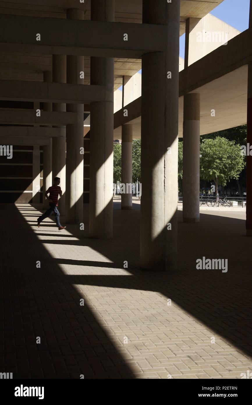 Spagna - Catalogna - Barcelonés (distretto) - Barcellona. Barcellona; patio / vestíbulo de L'Auditori (53). Foto Stock