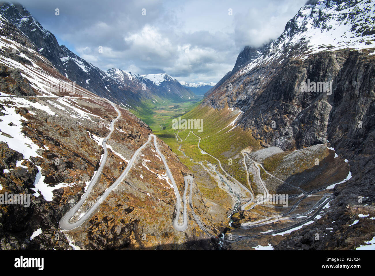 La molla, Valley, visualizzare Trollstigen, Romsdal, Norvegia, Europa Foto Stock