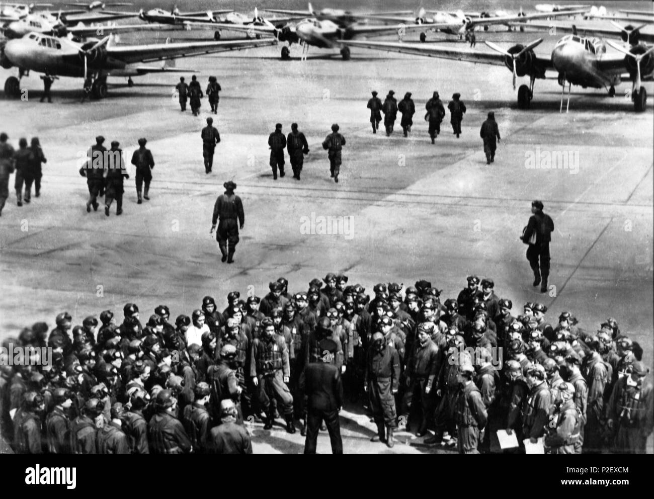 Base Aérea japonesa que ha logrado n.a. gran victoria en el ataque a la tercera flota americana del Almirante William Frederick Halzey en aguas de Taiwan. Foto Stock