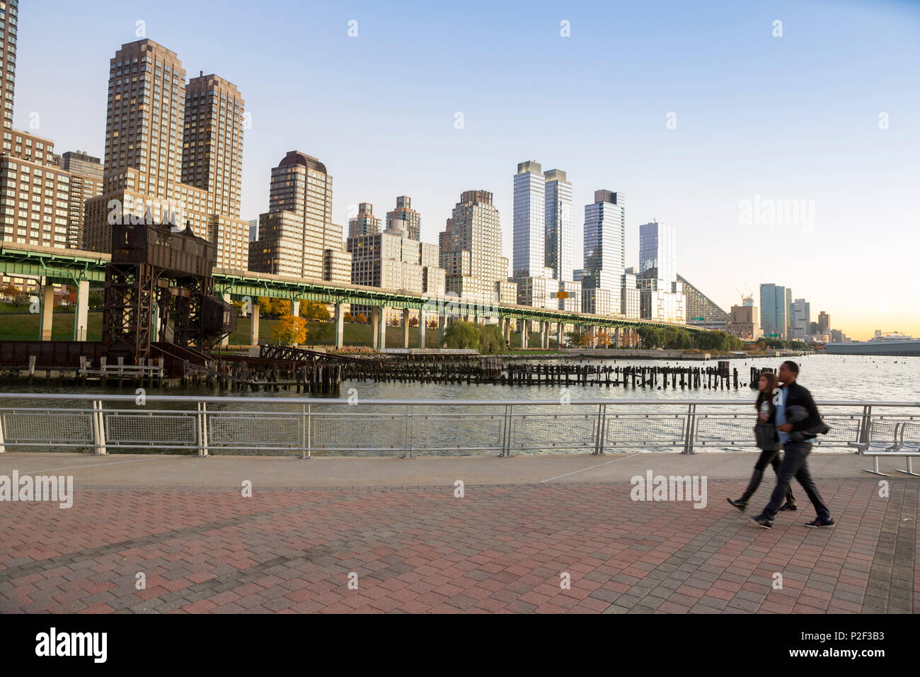 Riverside Park, Pier 1, Brightons tramonto, inferiore lato ovest, Manhattan, New York City, Stati Uniti d'America, America Foto Stock