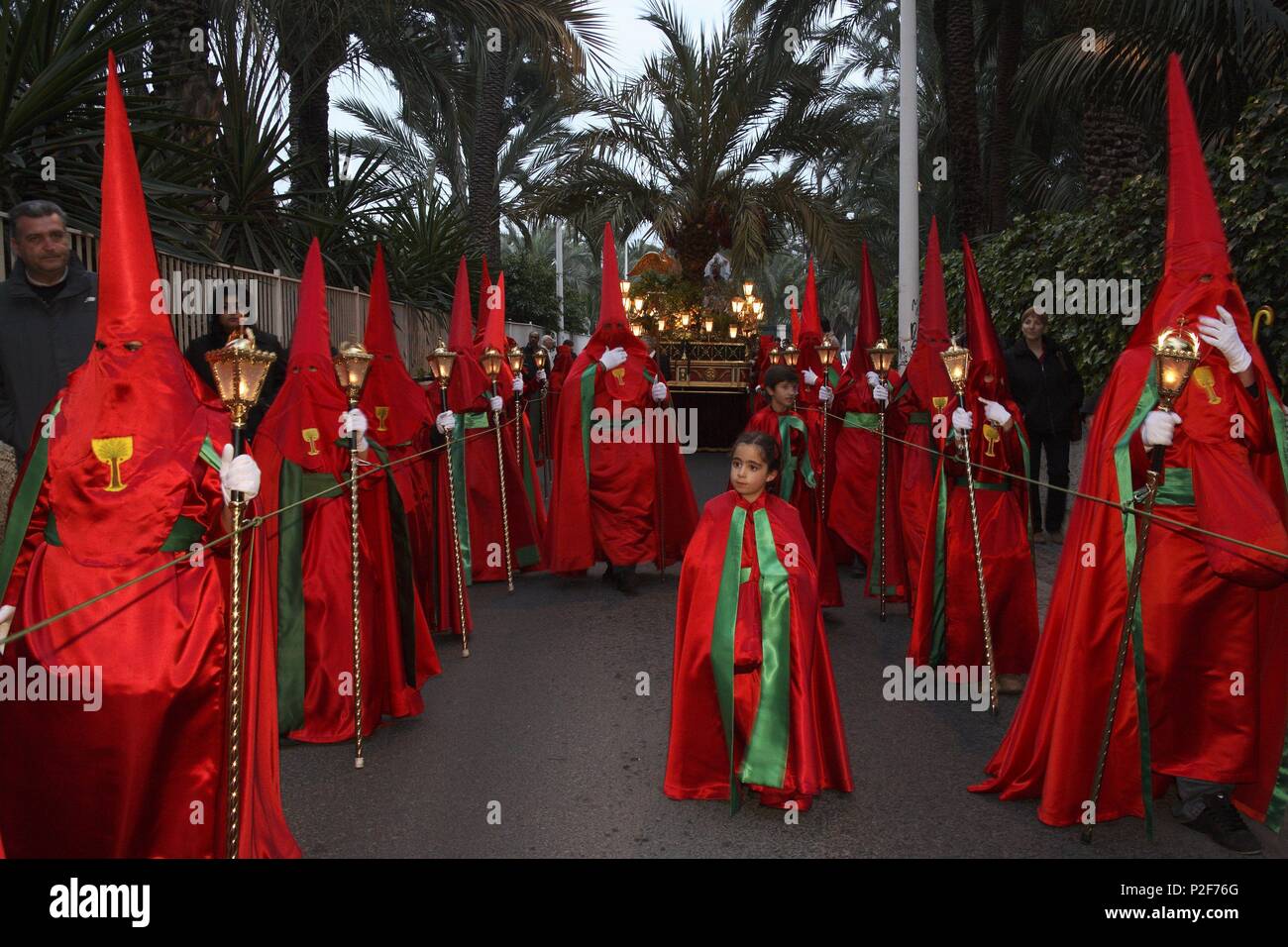 Spagna - Valencia regione autonoma - Alicante. Elche / Elx; Cofradía de la "oración en el huerto' junto al palmeral (semana / jueves santo. Foto Stock