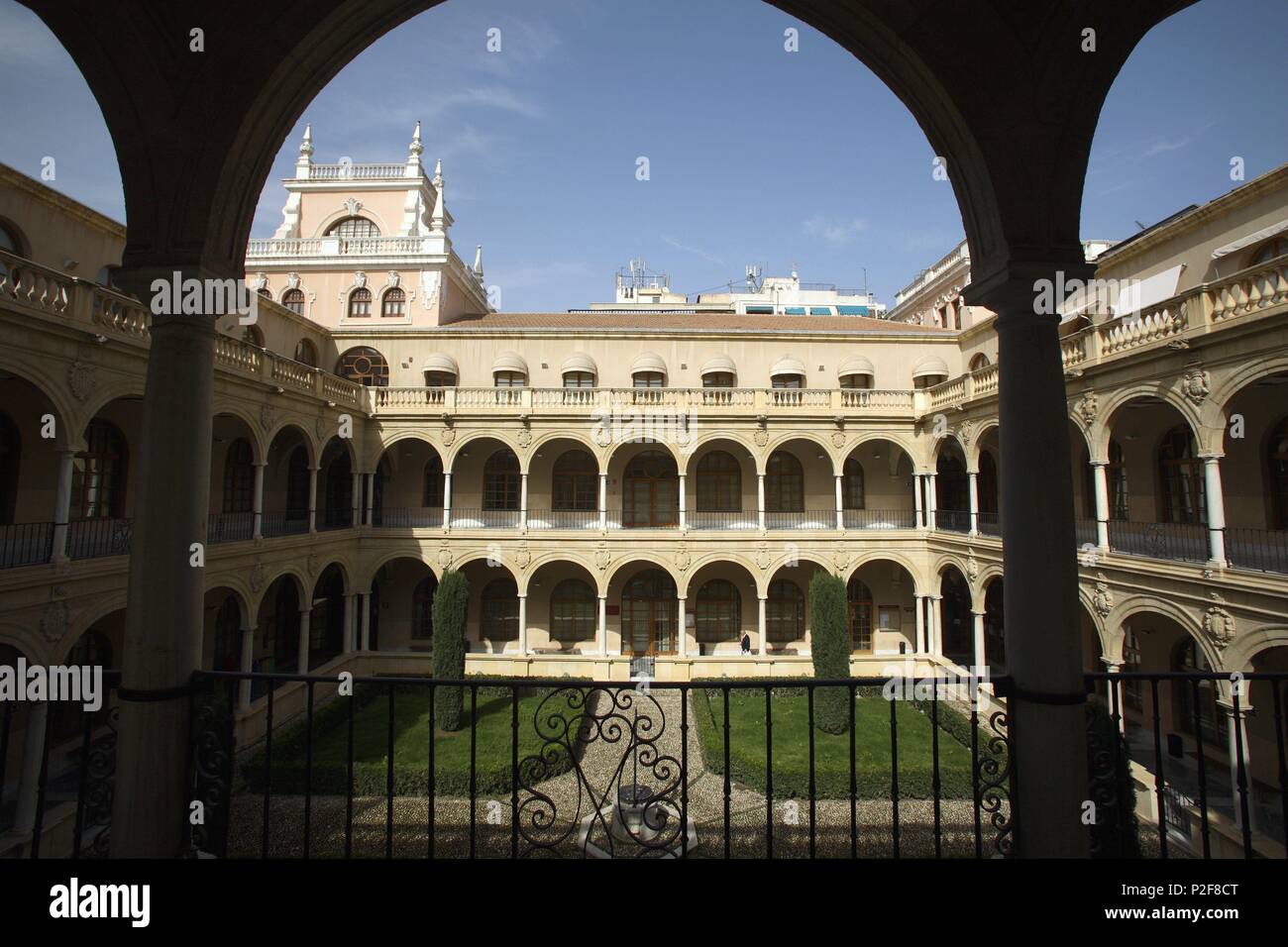 Spagna - La Huerta de Murcia (distretto) - Murcia. Murcia (capitale); Claustro renacentista de la Universidad del campus de la Merced. Foto Stock