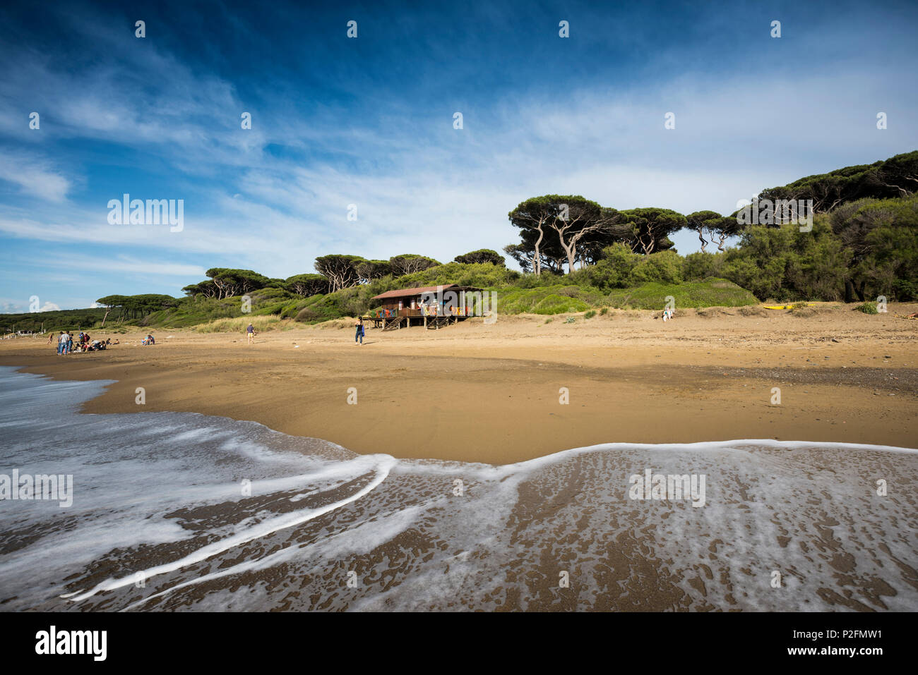 Bar in spiaggia, Populonia, nei pressi di Piombino, provincia di Livorno, Toscana, Italia Foto Stock