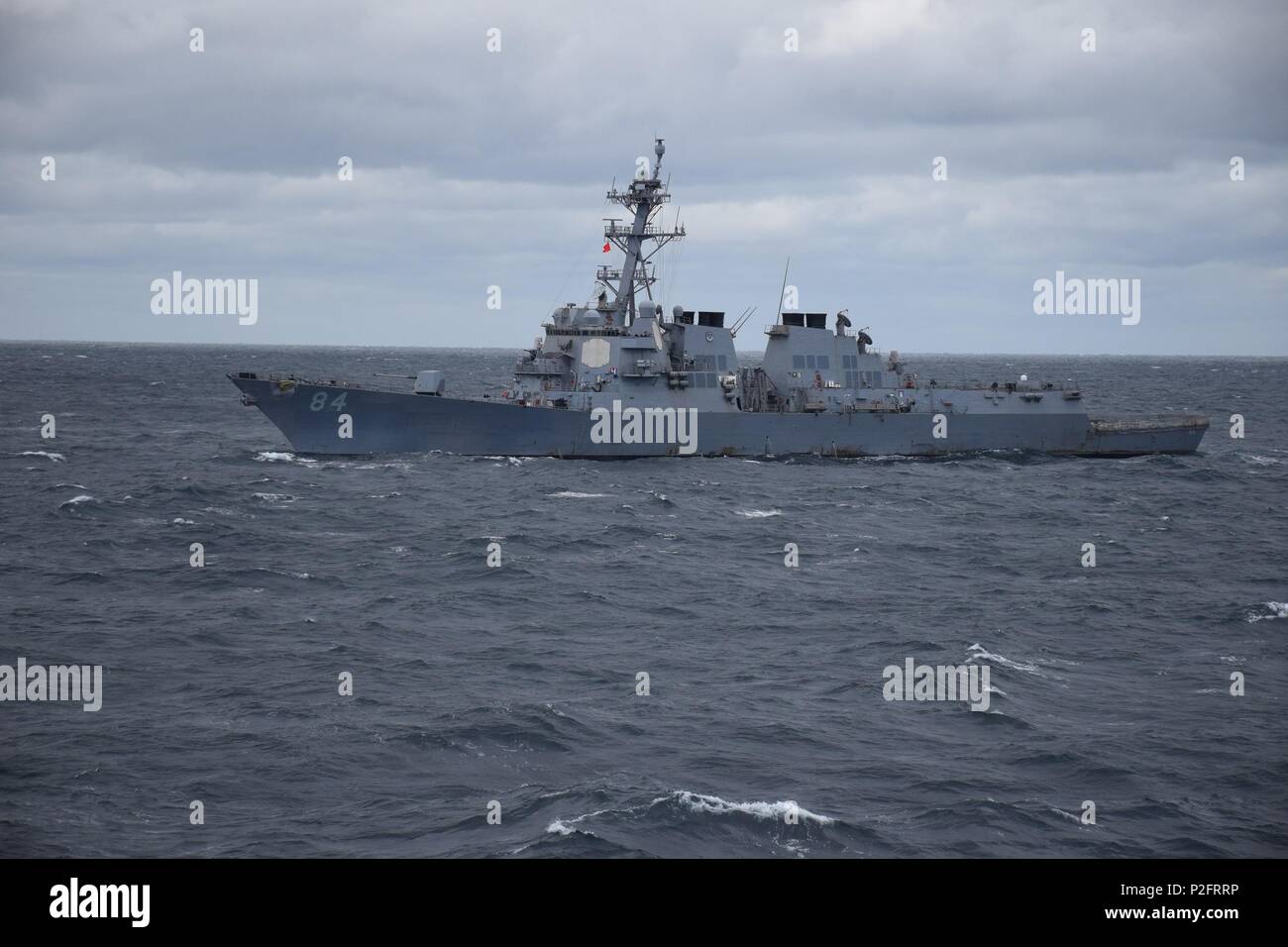 160915-N-RA063-006 OCEANO ATLANTICO (sett. 15, 2016) - missile destroyer USS Bulkeley (DDG 84) è in corso a sostegno dell esercizio Cutlass Fury 2016. Cutlass Fury è un combinato, giunto, esercizio marittimo progettato per promuovere e rafforzare la cooperazione regionale tra i paesi partner operanti al largo della costa orientale del Nord America. (U.S. Foto di Marina dalla ENS Mckensey Smith/rilasciato) Foto Stock