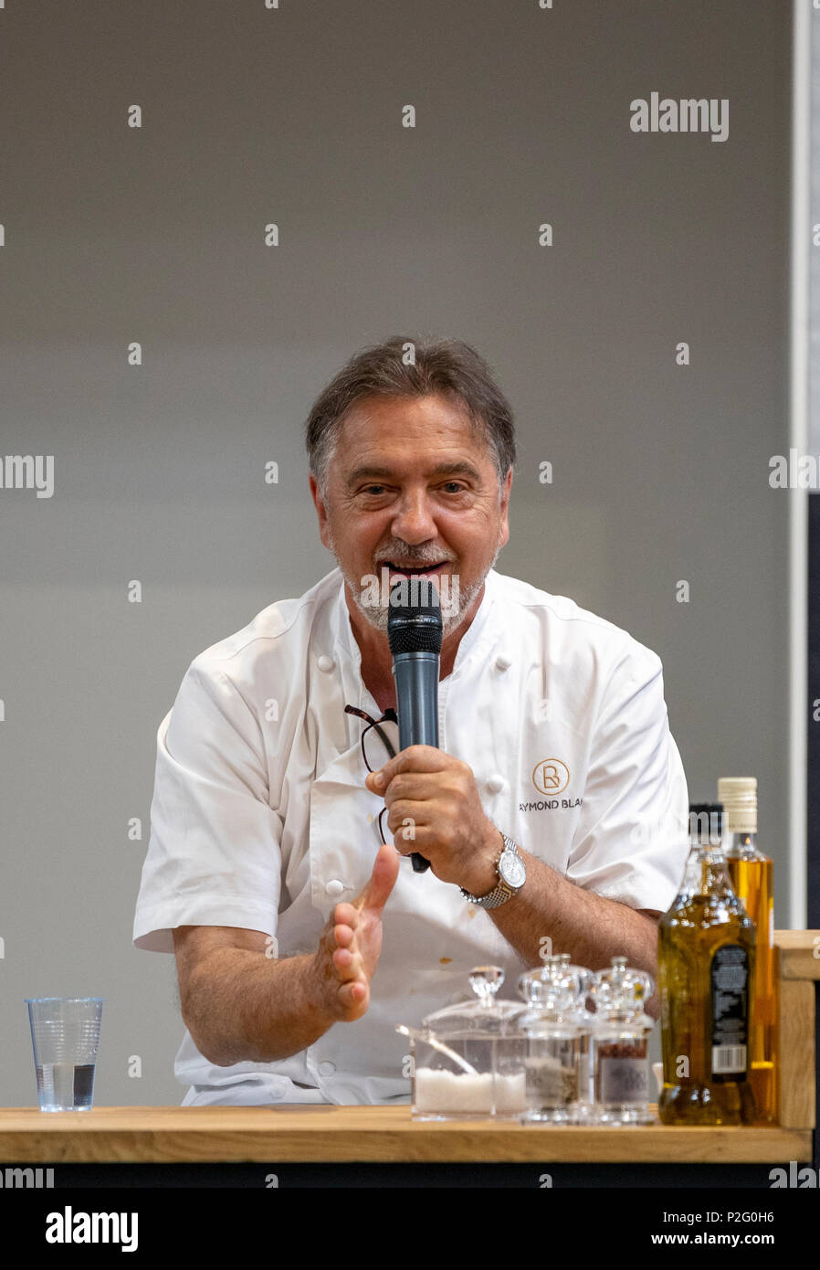 Birmingham, Regno Unito. 14 giugno 2018. Fotografia di RICHARD GRANGE 14 GIUGNO 2018. BBC GOOD FOOD SHOW, NEC di Birmingham. Regno Unito il primo giorno della manifestazione chef francese Raymond Blanc OBE parla della sua carriera sul buon cibo stadio. Credito: Richard Grange/Alamy Live News Foto Stock