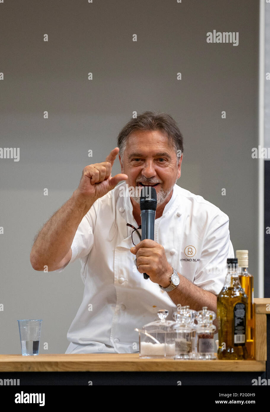 Birmingham, Regno Unito. 14 giugno 2018. Fotografia di RICHARD GRANGE 14 GIUGNO 2018. BBC GOOD FOOD SHOW, NEC di Birmingham. Regno Unito il primo giorno della manifestazione chef francese Raymond Blanc OBE parla della sua carriera sul buon cibo stadio. Credito: Richard Grange/Alamy Live News Foto Stock