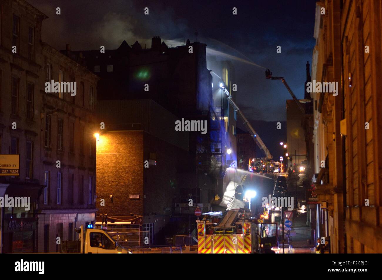 Glasgow, Scotland, Regno Unito. Xvi Jun, 2018. Glasgow School o arte FIre 16 giugno 2018 Credit: Andrew McKenna/Alamy Live News Foto Stock