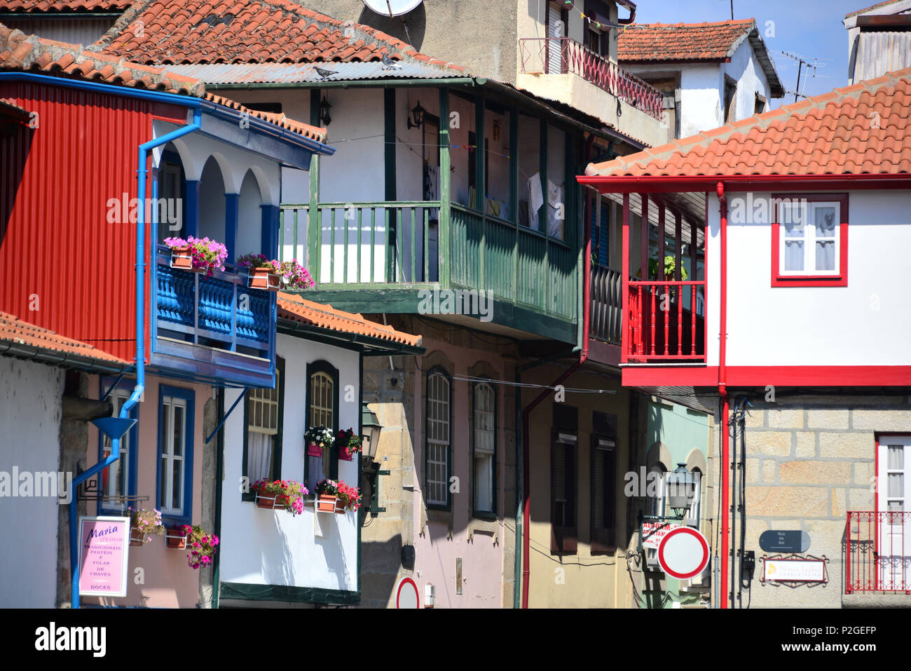 Case colorate in Chaves, Tras-os-Montes, Notheast-Portugal, Portogallo Foto Stock