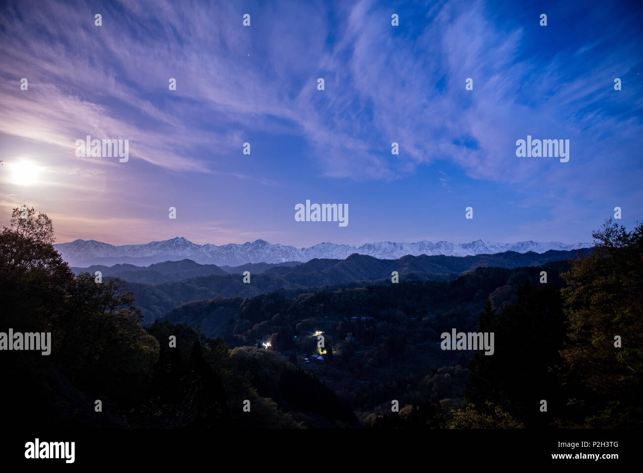 Tateyama mountain range all'alba, Prefettura di Toyama, Giappone Foto Stock