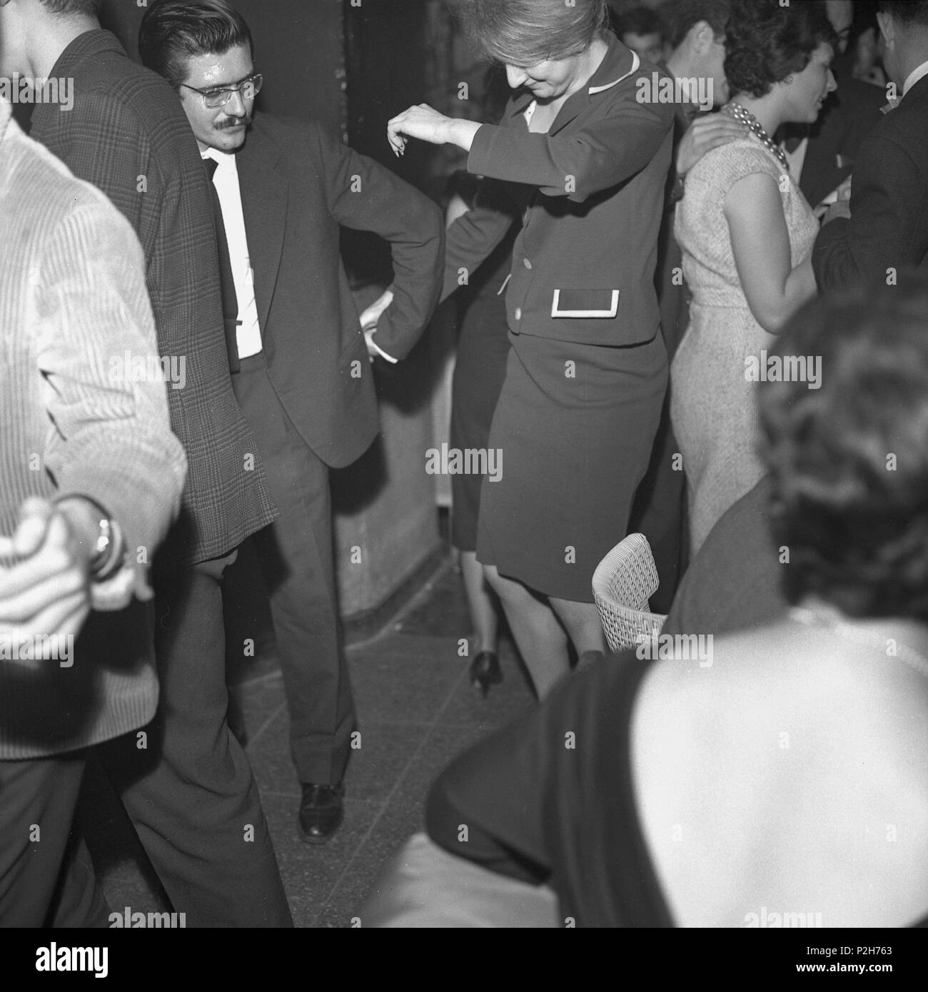 Sala Jamboree. Gente bailando. Barcellona, principio años 60. Foto Stock