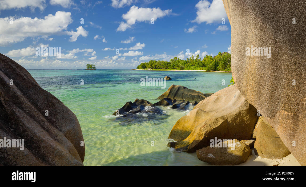 Spiaggia con scogli di granito ad Anse Source d'Argent, Anse unione, La Digue Island, Seicelle Foto Stock