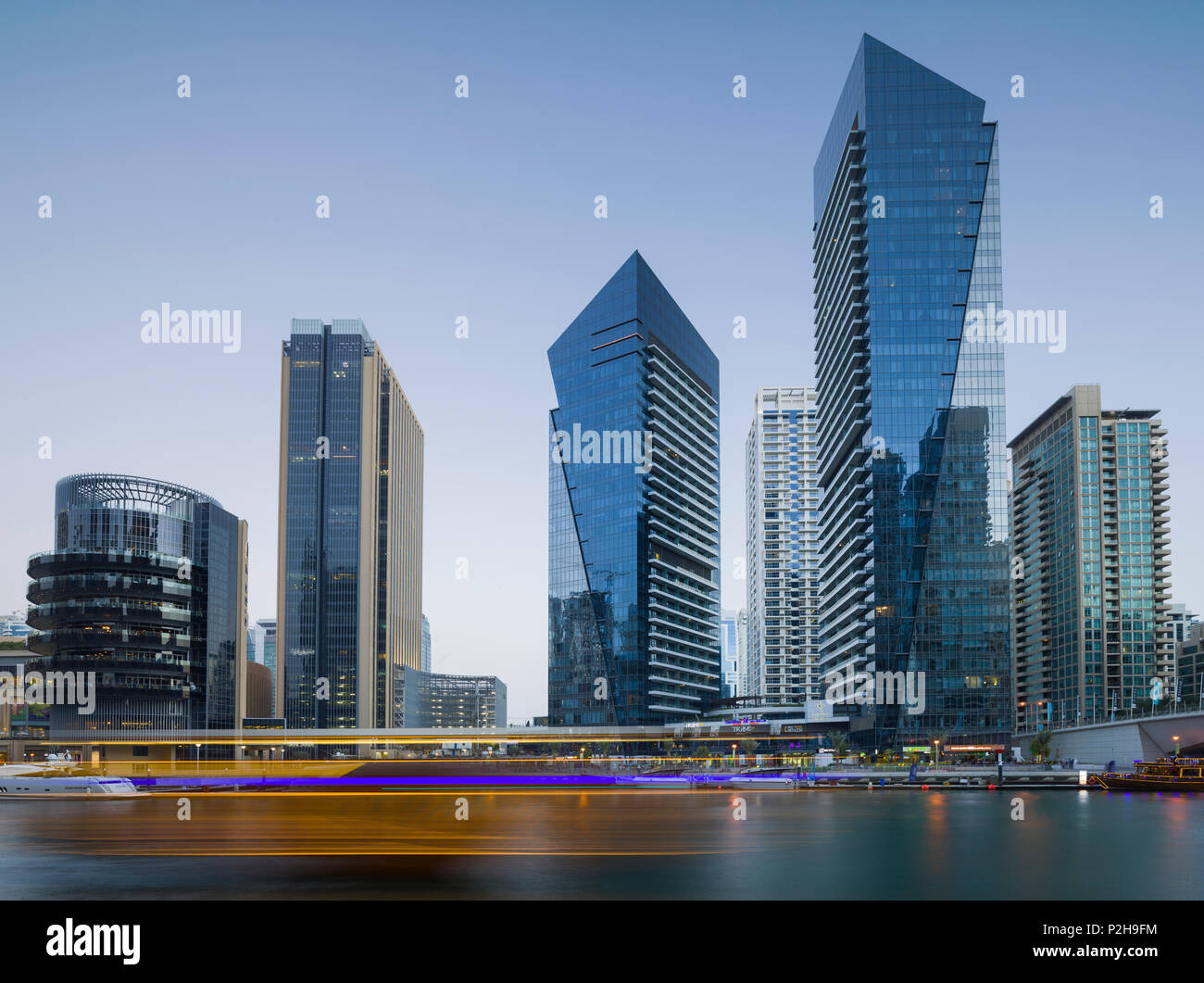Grattacieli nel porto di Dubai Marina, Dubai, unisce Emirati Arabi, EMIRATI ARABI UNITI Foto Stock