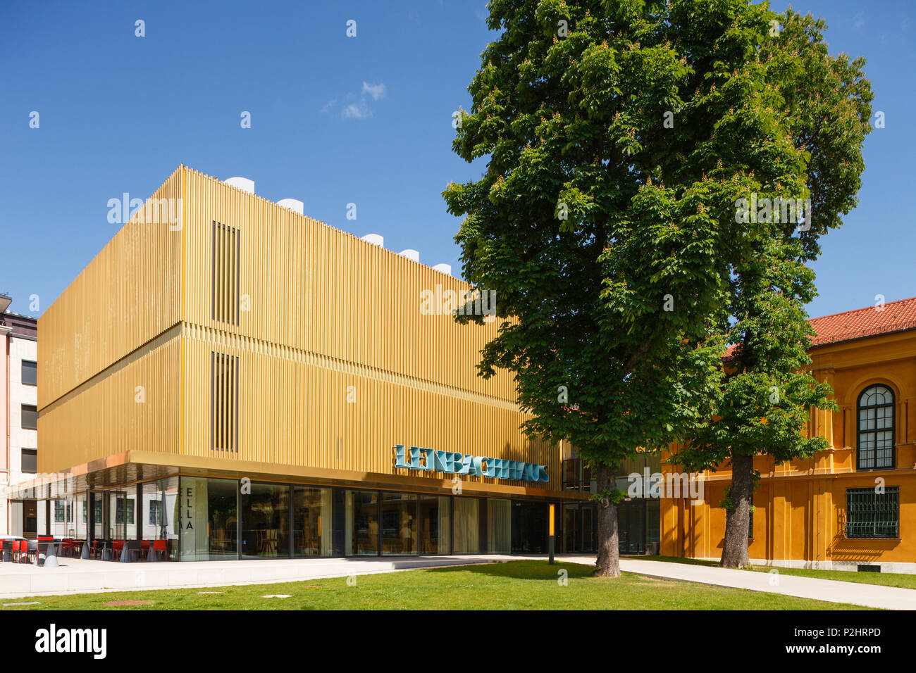 Lehnbachhaus, Museo d'arte, estensione dell'edificio esistente dall'architetto Norman Foster e Partner, Staedtische Galerie im Leh Foto Stock