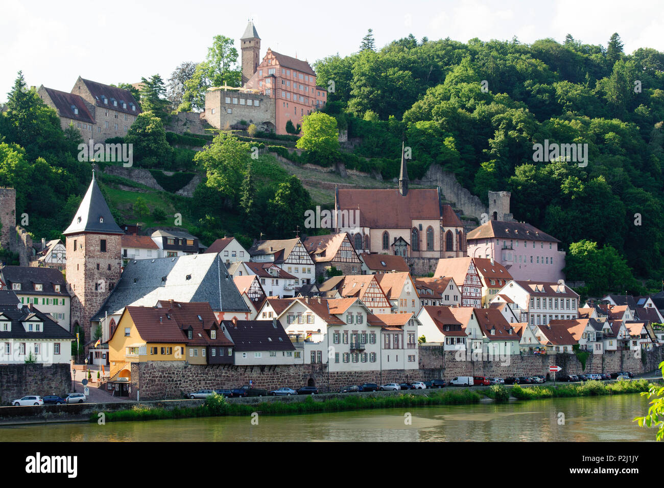 Città vecchia con il castello di Hirschhorn, Hirschhorn sul fiume Neckar, Hesse, Germania Foto Stock