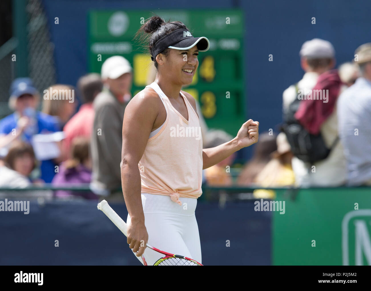 Heather Watson di Gran Bretagna durante una sessione di prove libere con il suo allenatore a Nottingham Centro Tennis, Nottingham. Picture Data: 15 giugno 2018. Pictur Foto Stock