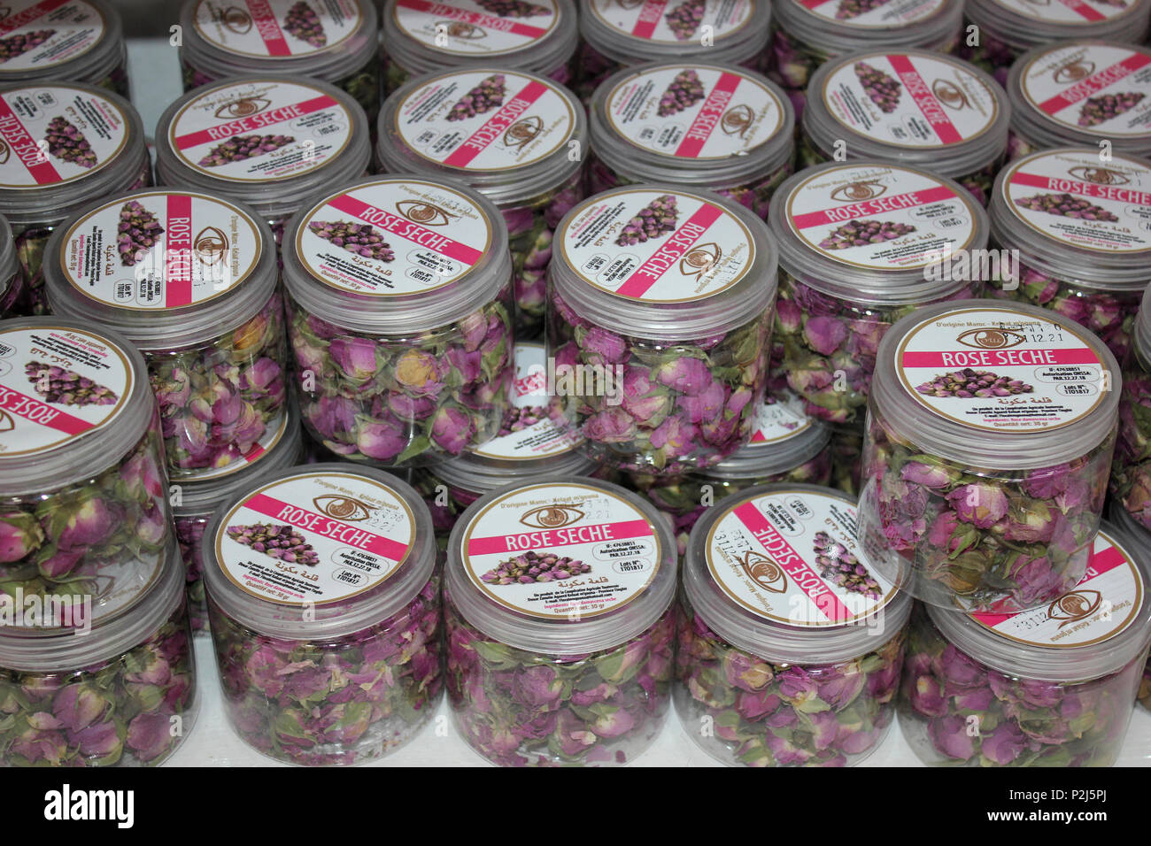 Vasetti di Damasco marocchino petali di rosa Foto Stock