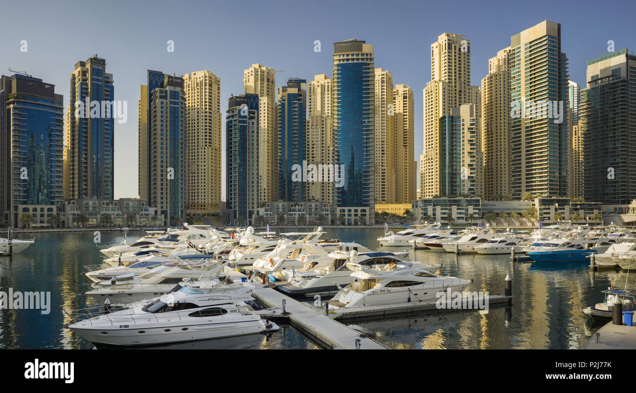 Grattacieli di Dubai Marina, Dubai, unisce Emirati Arabi, EMIRATI ARABI UNITI Foto Stock