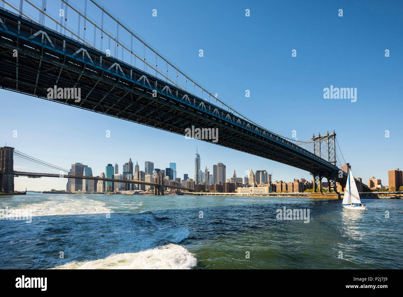 Skyline di Manhattan e East River, Manhattan, New York, Stati Uniti d'America Foto Stock