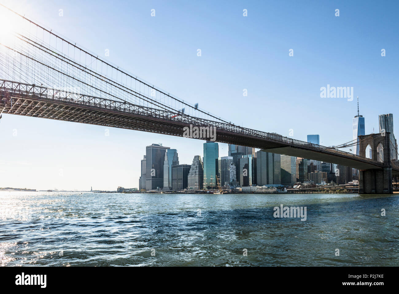 Skyline di Manhattan e East River, Manhattan, New York, Stati Uniti d'America Foto Stock