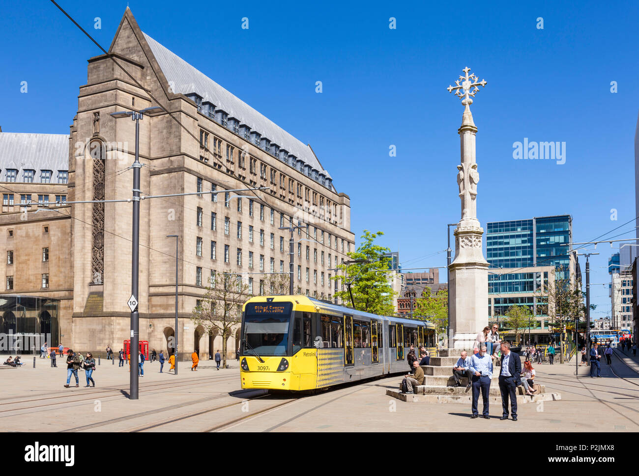 Inghilterra Manchester Inghilterra Greater Manchester City Centre city centre manchester tram su St Peters Square Manchester Regno Unito Foto Stock