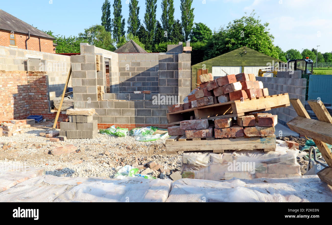 Nuove case in costruzione, UKhousing, su un sito di costruzione, Warrington, Cheshire, North West England, Regno Unito Foto Stock
