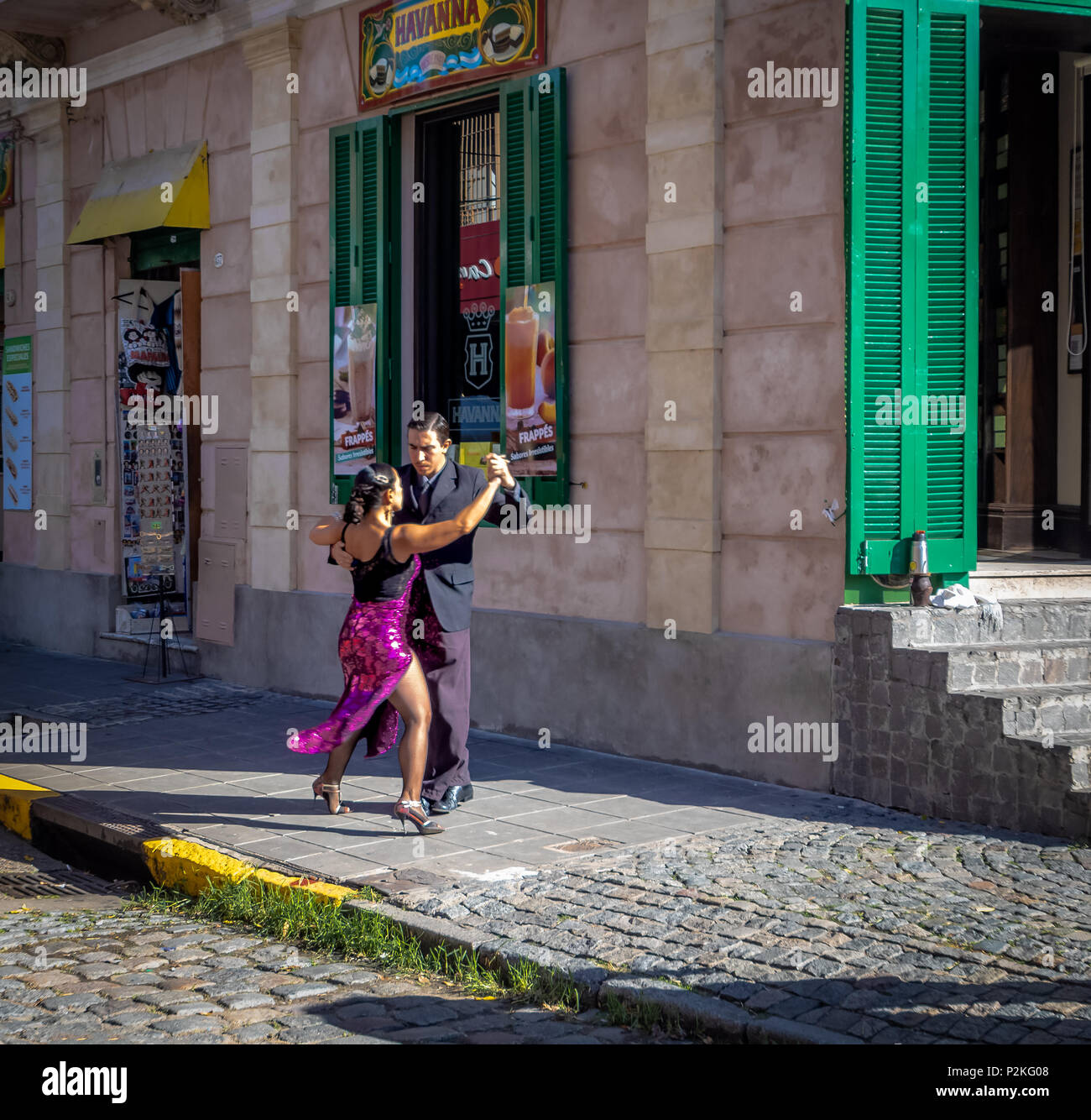 Ballerini di tango a La Boca neighborhood - Buenos Aires, Argentina Foto Stock