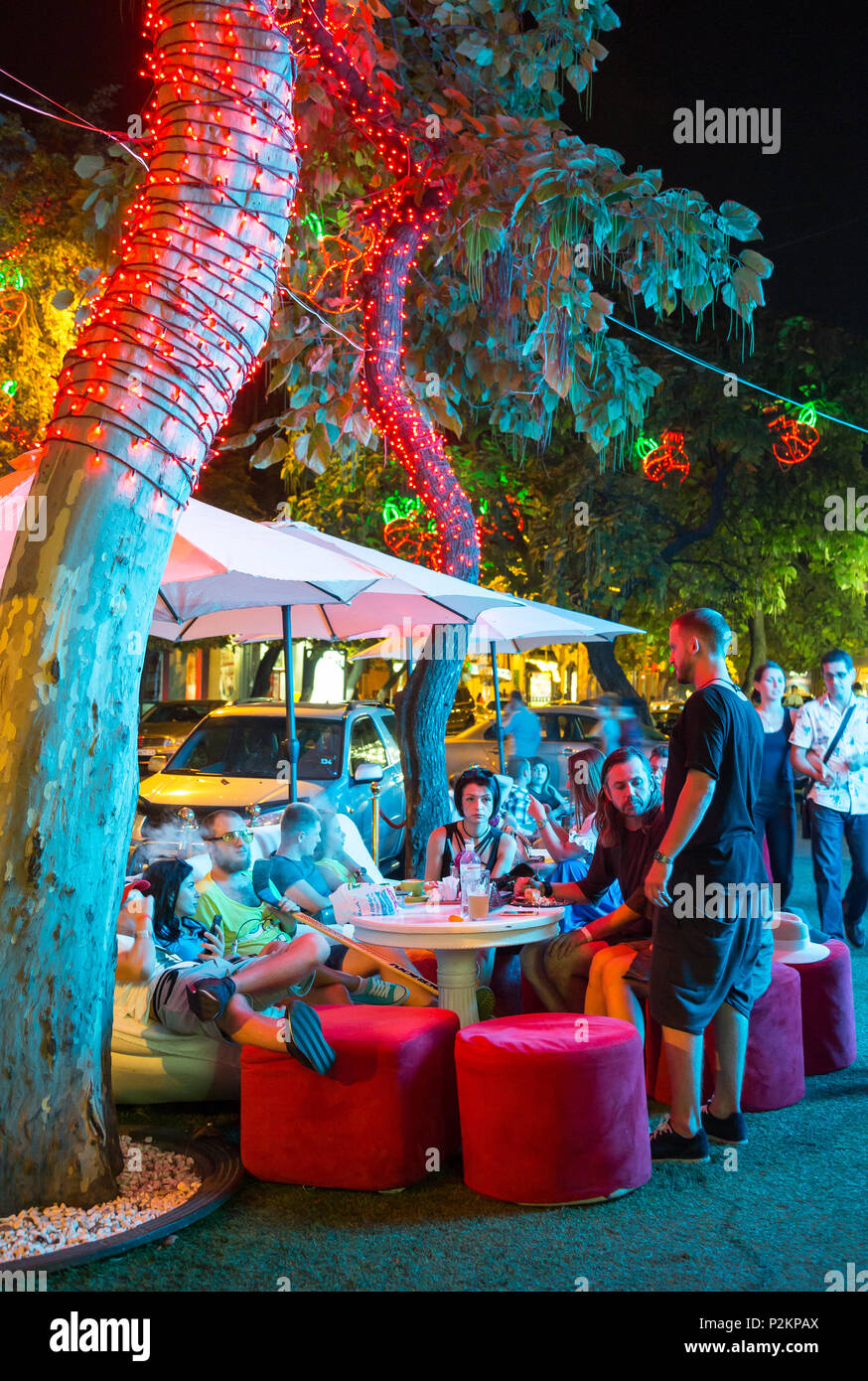 Odessa, Ucraina, ristoranti nella strada pedonale Deribasovskaya street Foto Stock