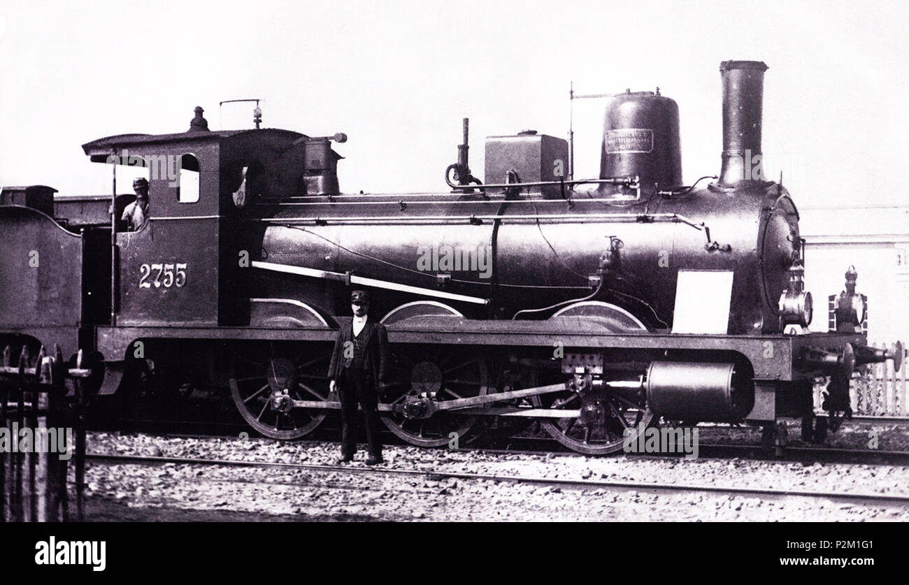 . Italiano: Autore: C. Caligaris Fonte: pubblicata su iTreni 228, 2001, ETR editore Descrizione: Locomotiva FS 2755 alla stazione di Gattinara dati: 1915 Licenza d'uso: . Questo file è privo di informazioni sull'autore. 31 FS 270 Foto Stock