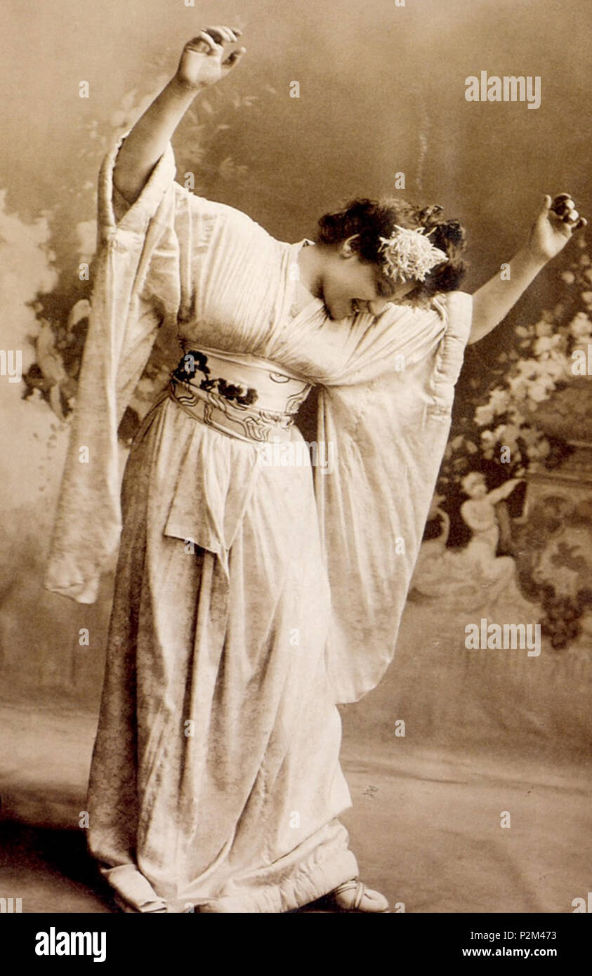 . Italiano: il soprano italiano Maria Farneti nellâ Iris di Pietro Mascagni . prima del 1917. 53 sconosciuto MariaFarneti Iris Foto Stock