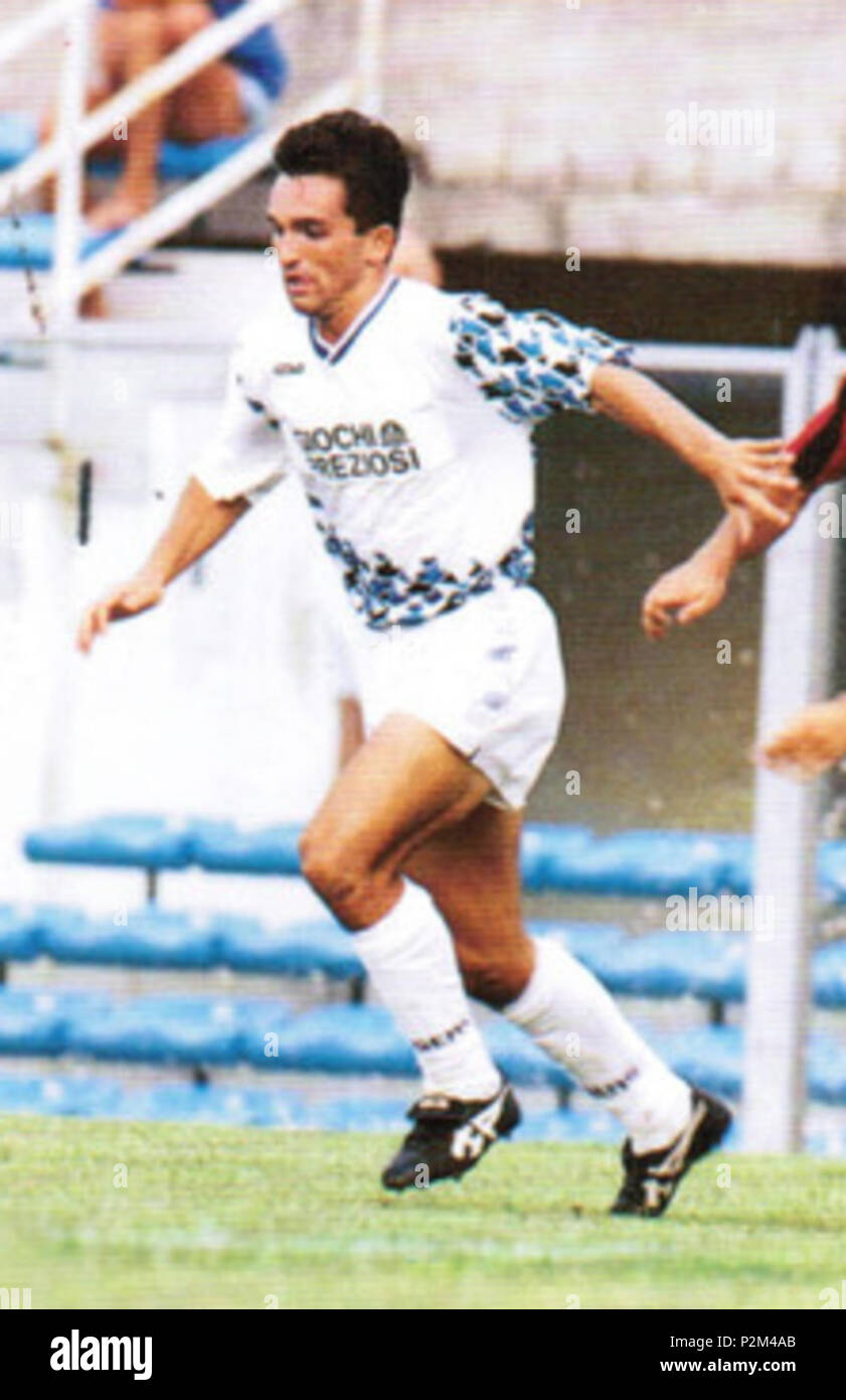. Italiano: Marco Ferrante durante una partita con il Pisa. Dettaglio da figurina cliente 92 (stampata 1991). Licensing Ferrante, Marco Ferrante, Marco . 16 giugno 2012 (originale data di caricamento). L'originale uploader è stato F-ing in Italiano . 52 Marco Ferrante Pisa Foto Stock