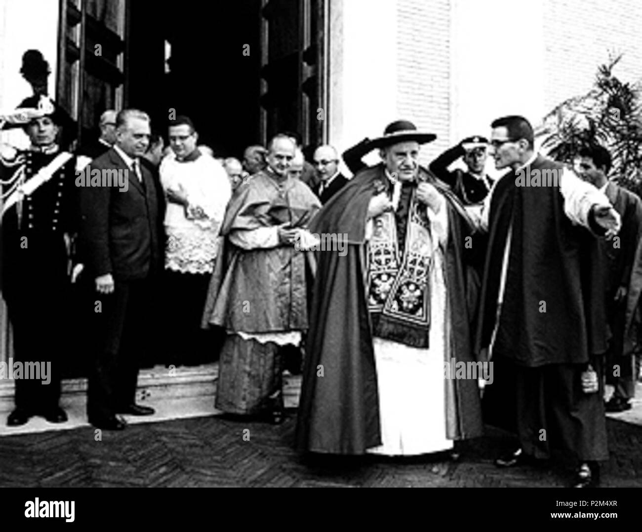 . Inglese: Il 5 novembre 1961 papa Giovanni XXIII solennizzò con la sua presenza la nascita della facoltà di Medicina della Cattolica. 28 settembre 2012, 17:38:10. Anonimo 55 Medicina Cattolica 1961 giovanniXXIII Foto Stock
