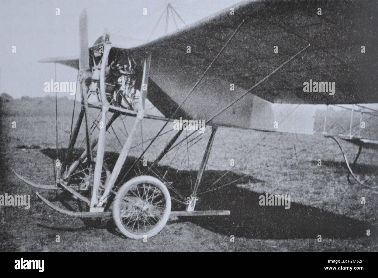 . Inglese: "Il primo monoplano Caproni" (traduzione della didascalia originale). Italiano: 'Il primo monoplano Caproni" (didascalia originale). Probabilmente 1911. 15 sconosciuto Caproni Ca.8 (1911) Vista laterale Foto Stock