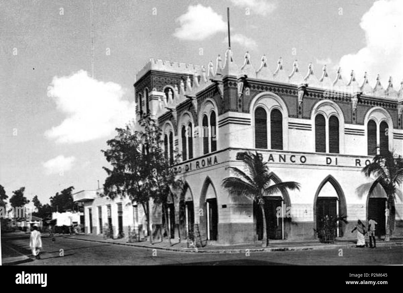 . Inglese: Banca di Roma, Mogadiscio (Somalia italiana) Italiano: Banco di Roma, Mogadiscio (Somalia italiana) . 1950. 151 cp 58 Mogadiscio, il Banco di Roma Foto Stock