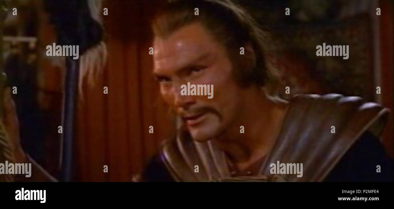 . Italiano: Screenschot de Jack Palance nel film I mongoli del 1961 diretto da André De Toth, Leopoldo Savona e Riccardo Freda . Questo file è privo di informazioni sull'autore. 39 I mongoli (film) Foto Stock