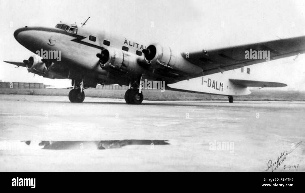 73 R.A. - S.M.95 quadrimotore Foto Stock