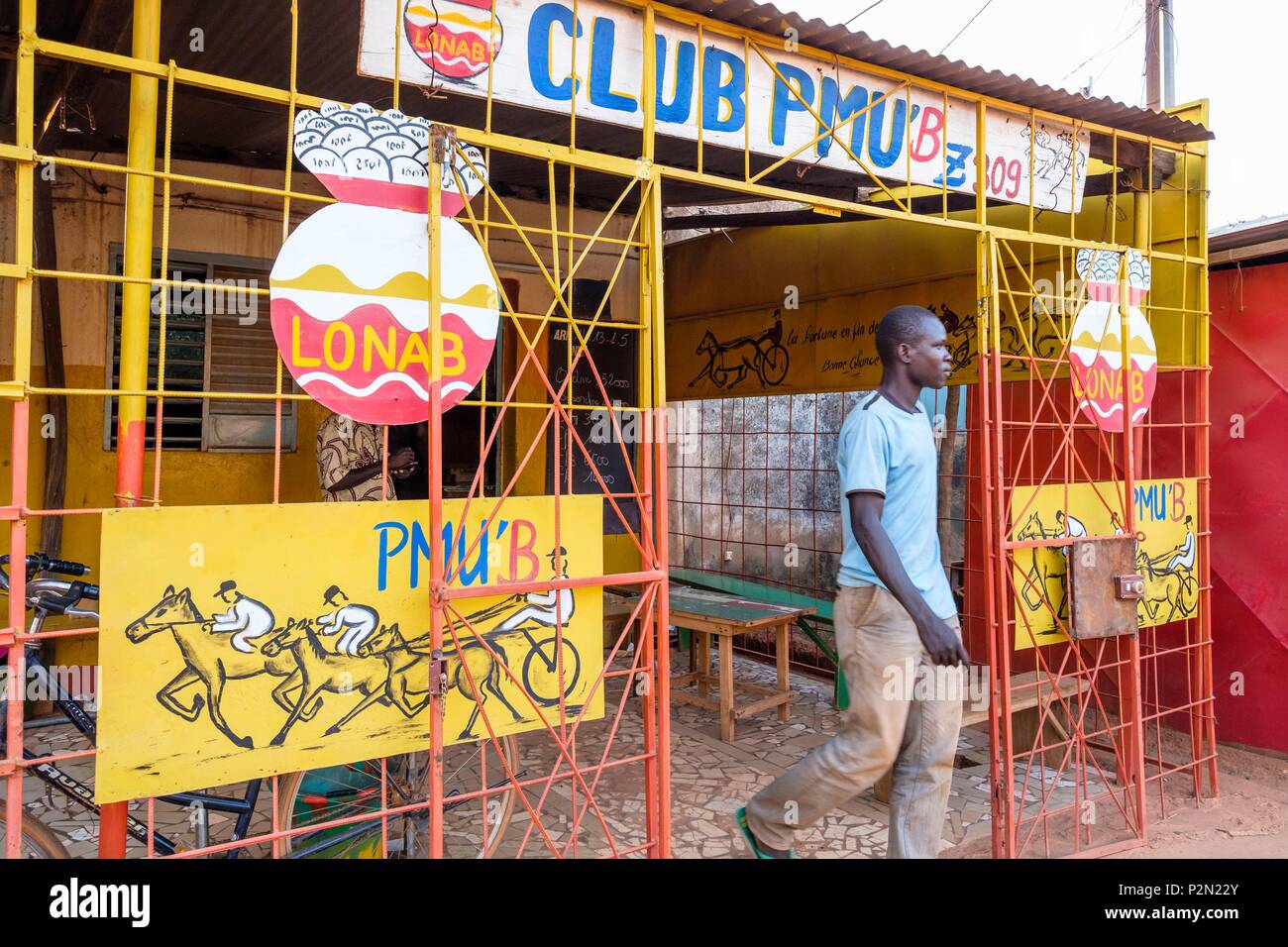 Il Burkina Faso, provincia di Boulkiemdé, Koudougou, PMU locale (Reciproco Urban Bet) Foto Stock
