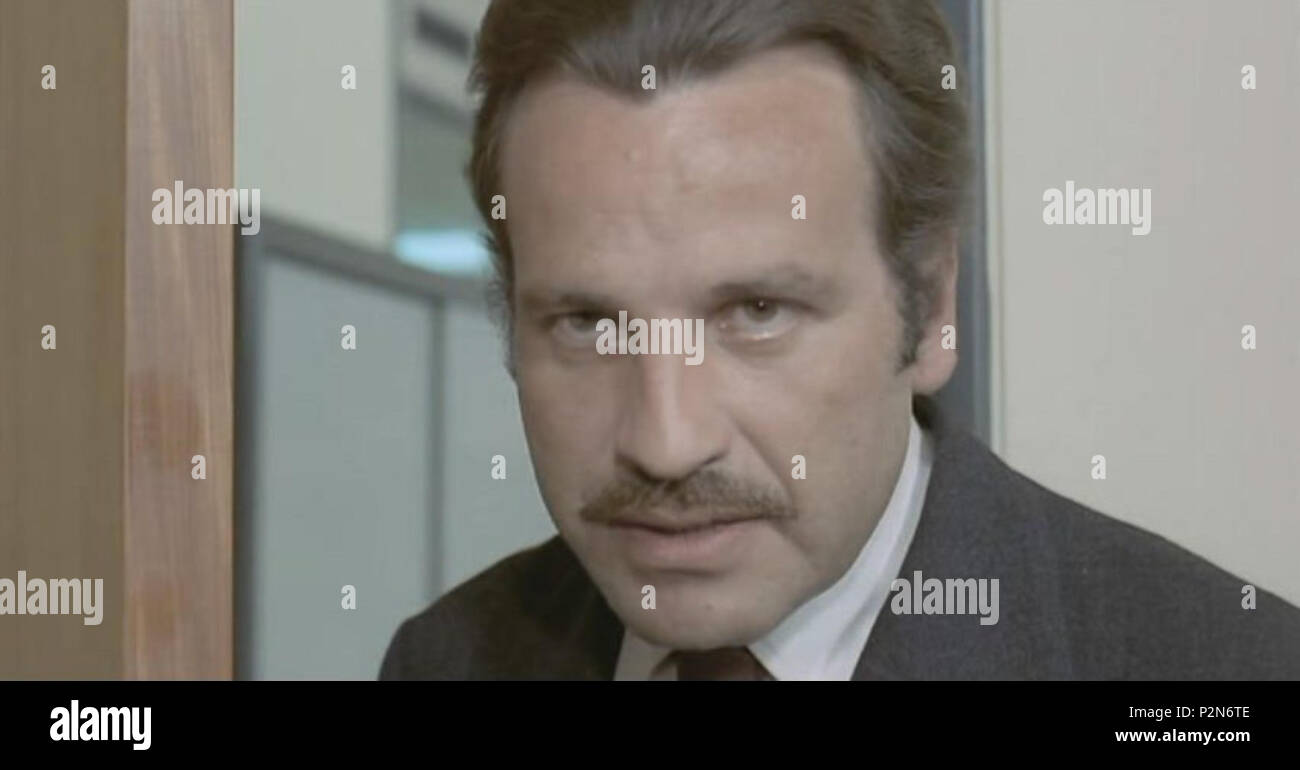 . Screenshot dal film Indagine su onu cittadino al di sopra di ogni sospetto (1970) . 1970. Caceo al progetto italiano. 66 Orazio Orlando 1970 Foto Stock
