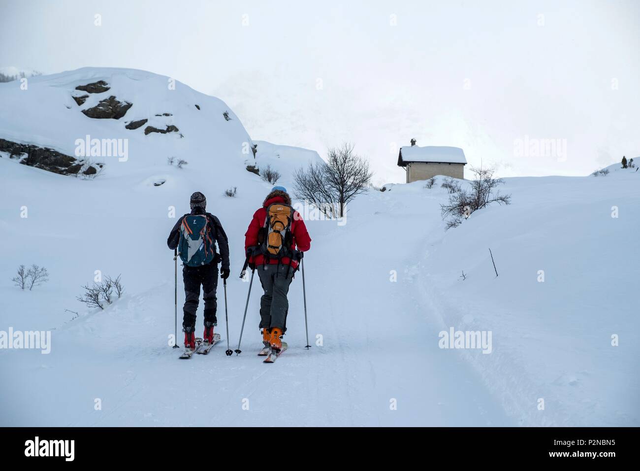 Francia, Hautes Alpes, Vallee de la Claree, Nevache, salendo verso il rifugio Buffere Foto Stock