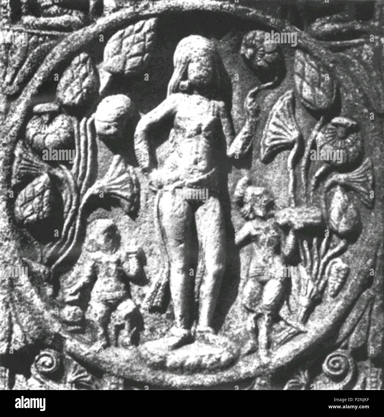 . Inglese: Lakshmi Sanchi Stupa 2. Probabilmente originato da simili motivi classici (vedere una statuetta indiana da Pompei p.171) come: un'immagine recente (2018). . 1 gennaio 1938. A. Maiuri 79 Sanchi Stupa 2 Venere Foto Stock