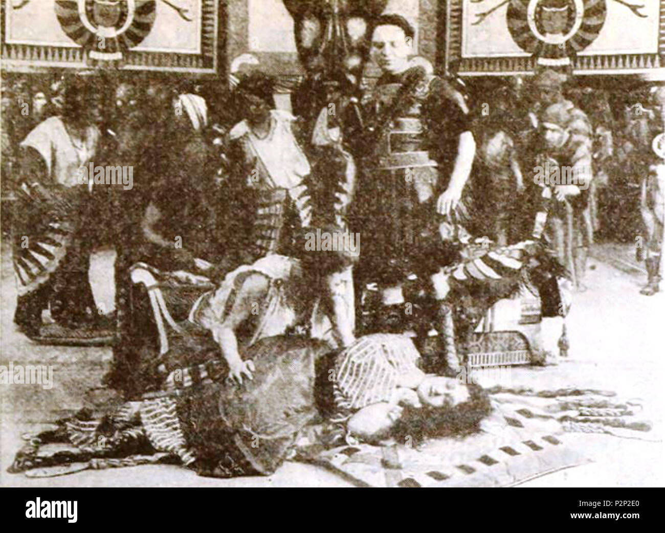 . Inglese: Ancora italiana da film epico Cabiria (1914), pubblicata sulla pagina 61 del mese di ottobre 1921 Photoplay magazine. 1914. Itala Film 13 Cabiria (1914) - ancora 1 Foto Stock