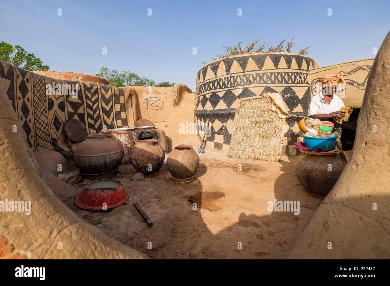 Il Burkina Faso, Regione Center-Sud, Nahouri provincia, Tiebele, il Royal Court è una straordinaria testimonianza delle tradizioni Kassena e architettura Foto Stock