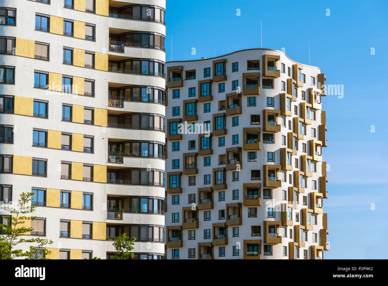 Dettaglio di alcuni alto-aumento edifici residenziali visto a Monaco di Baviera, Germania Foto Stock